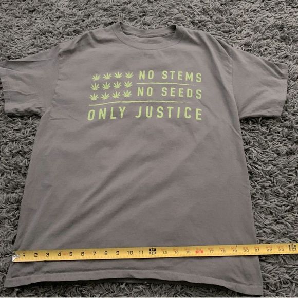 Mens MJ Tshirt Size: L - Picture 3 of 4